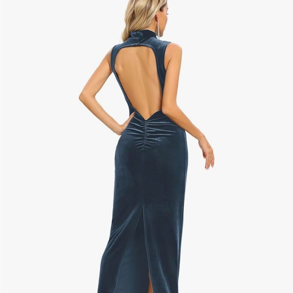 Elegant Sleeveless Blue Dress - Picture 2 of 6